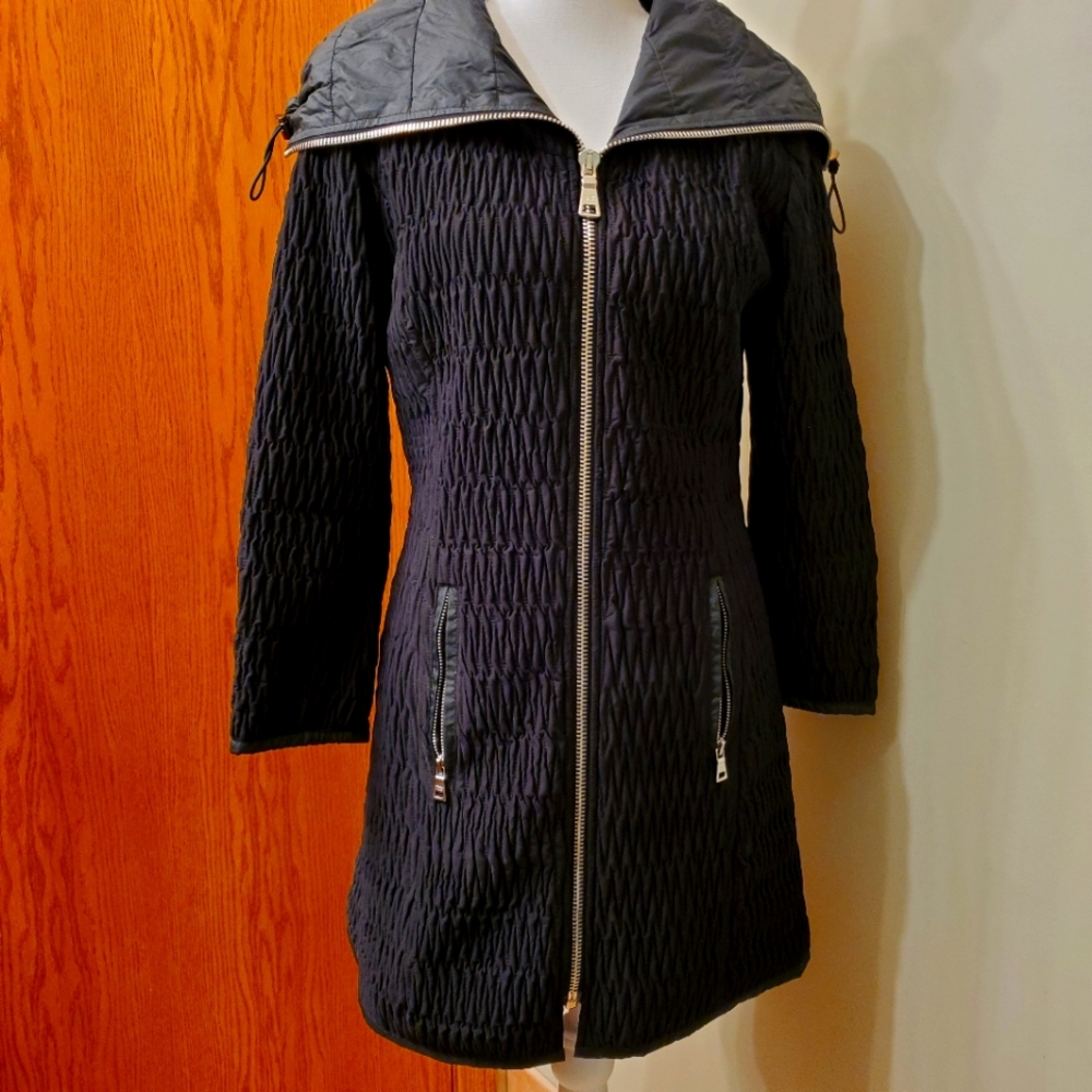 Vintage Prada medium lenght coat size S